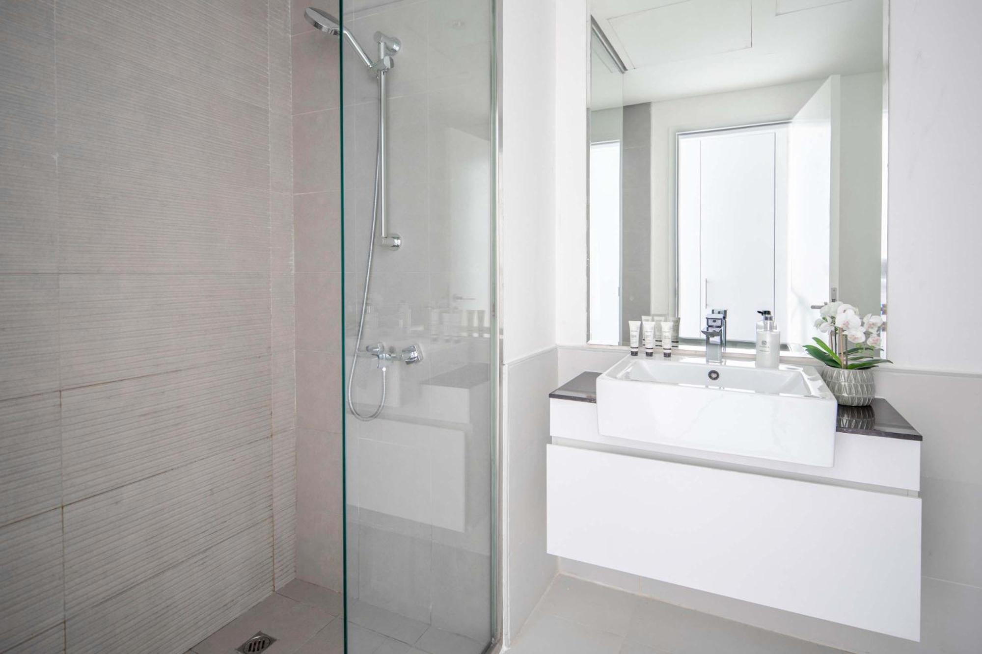 Frank Porter - The Pulse Residences Dubai Exterior photo