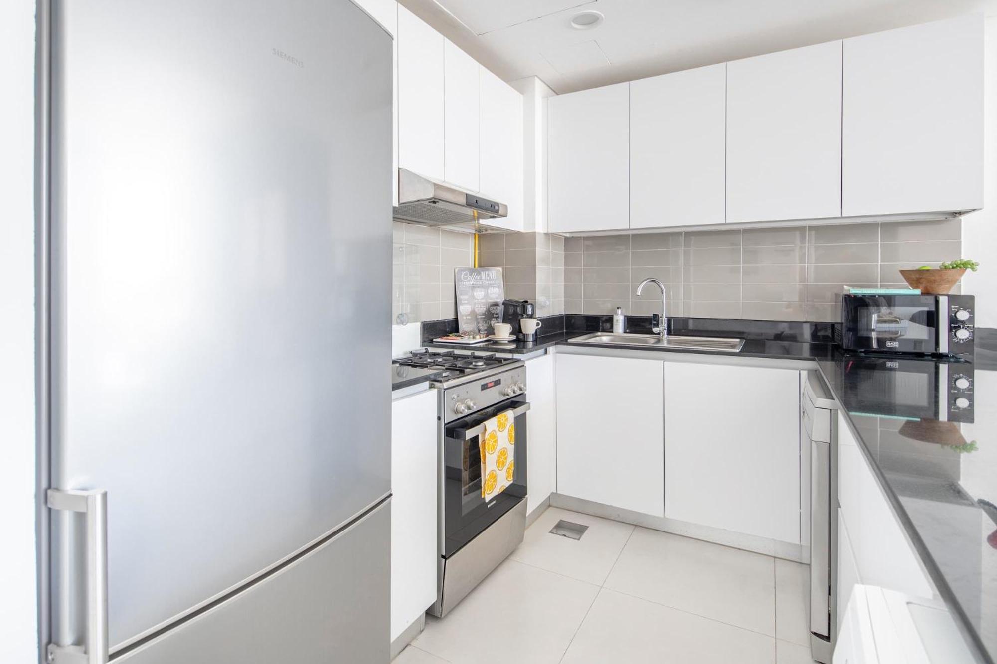 Frank Porter - The Pulse Residences Dubai Exterior photo