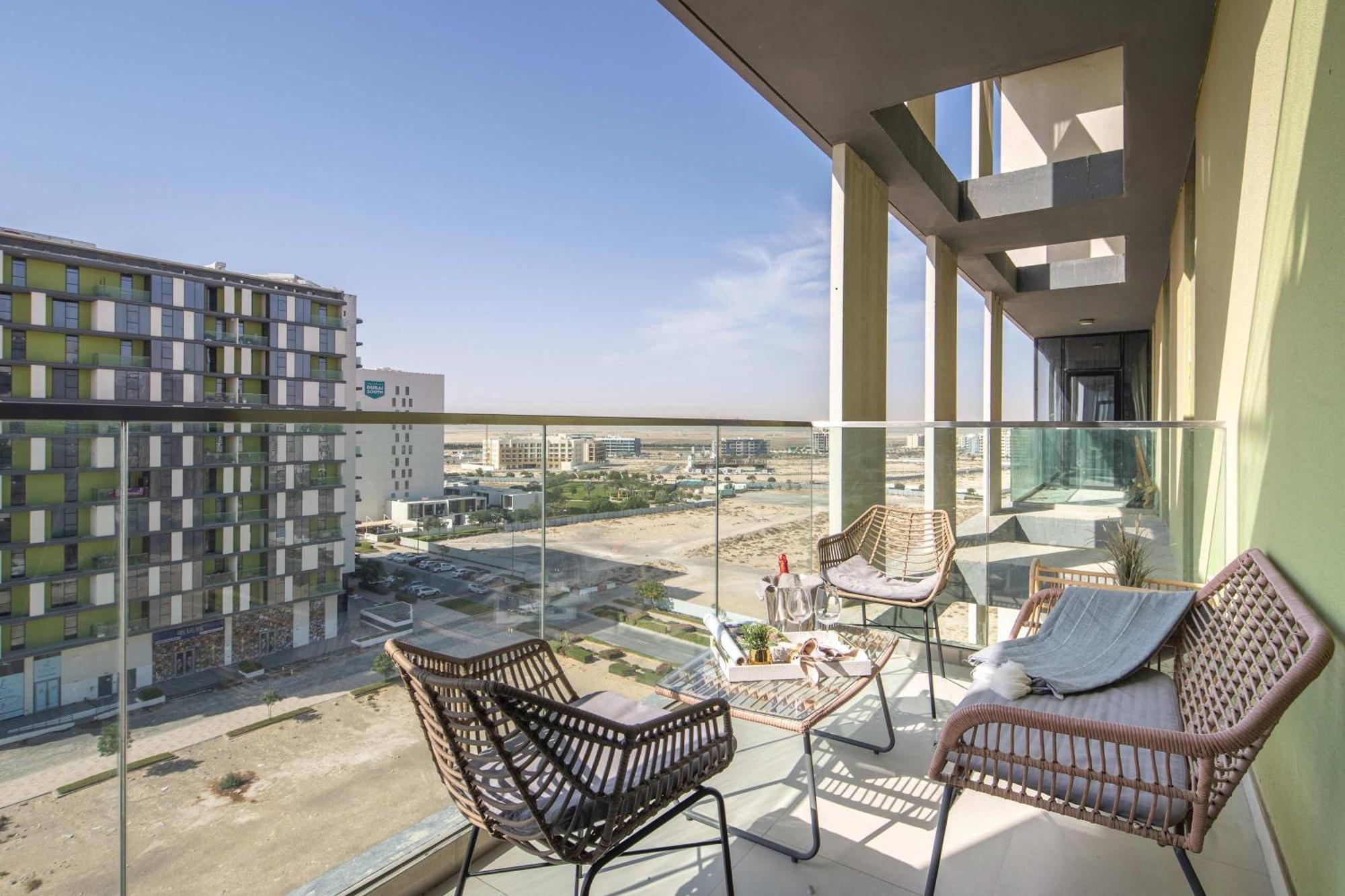 Frank Porter - The Pulse Residences Dubai Exterior photo